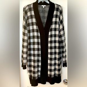 Brass Plum/Nordstrom houndstooth sweater in size 3x.